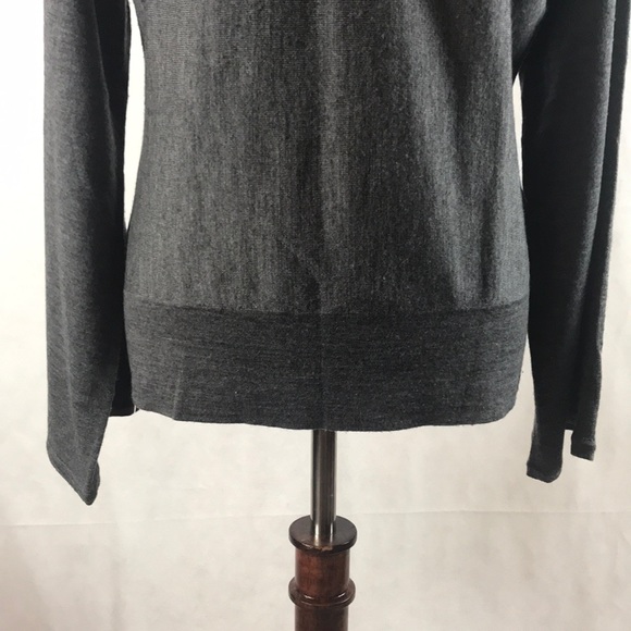 EUC Ann Taylor V-neck Sweater with Bell Sleeves Size M - Picture 5 of 8